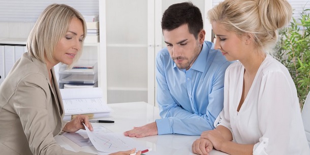 Couple getting debt management plan advice