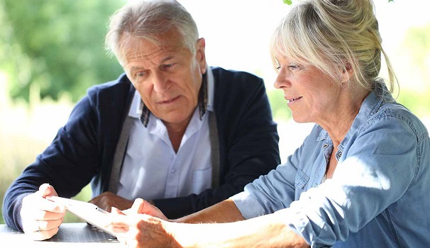 couple making savings when in retirement