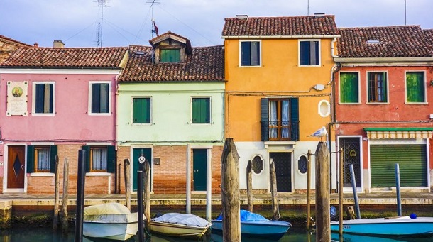 Venice-italy-houses-abroad