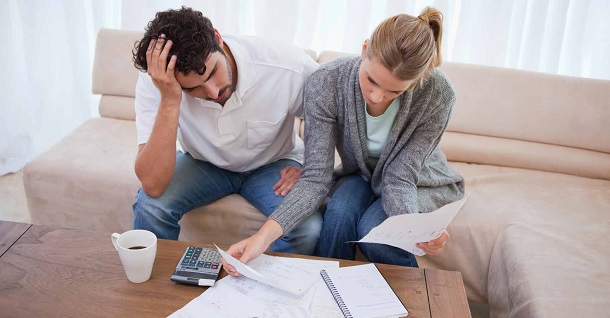 couple-in-debt